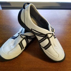Privo/ Clarks /Women's /White Athletic /Shoes